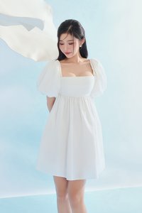 Xena Padded Puff Sleeves Pleated Mini Dress in Iconic White