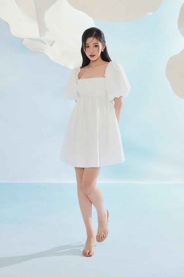 Xena Padded Puff Sleeves Pleated Mini Dress in Iconic White