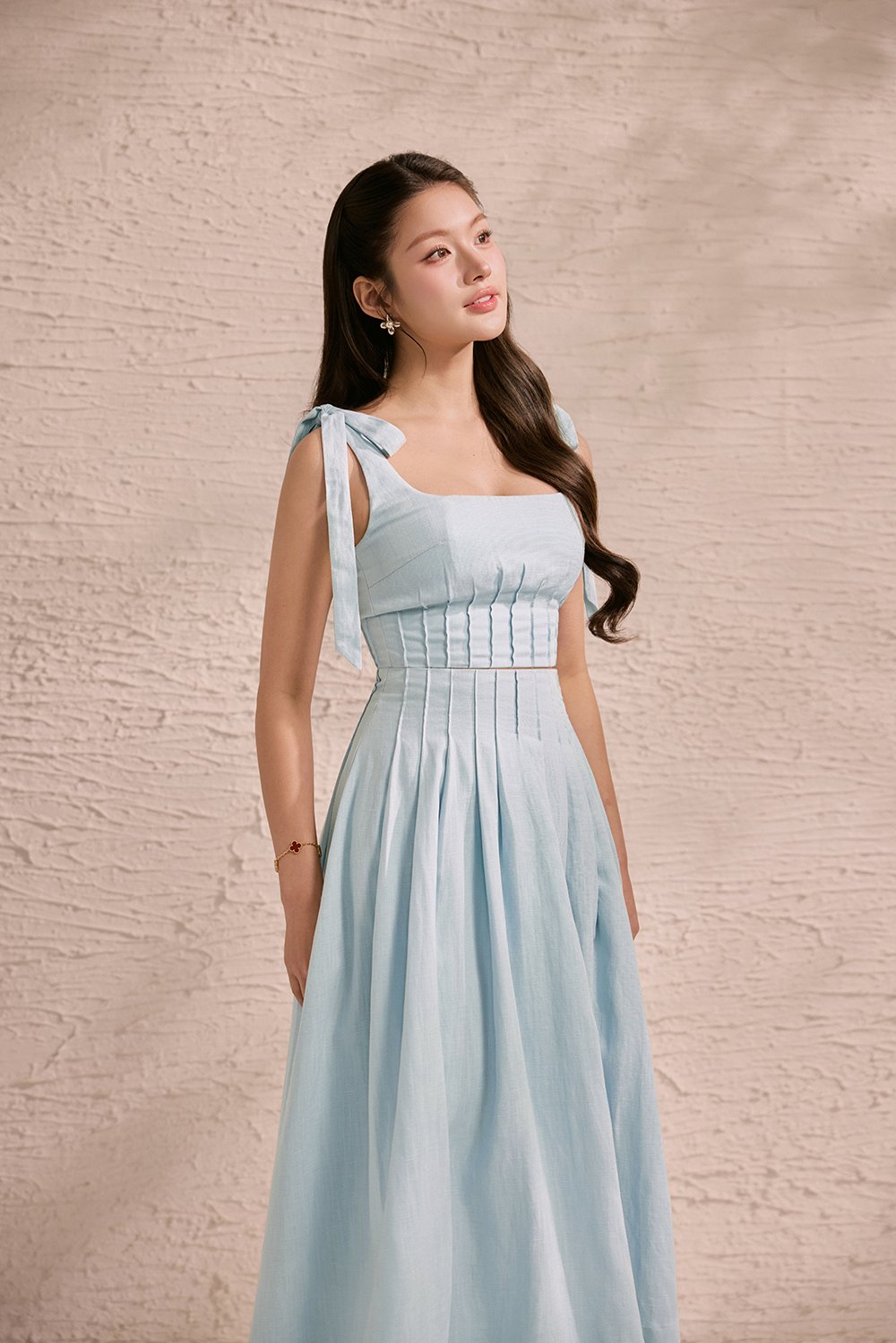 Beth High Waist Pintuck Midi Skirt in Tiffany Blue