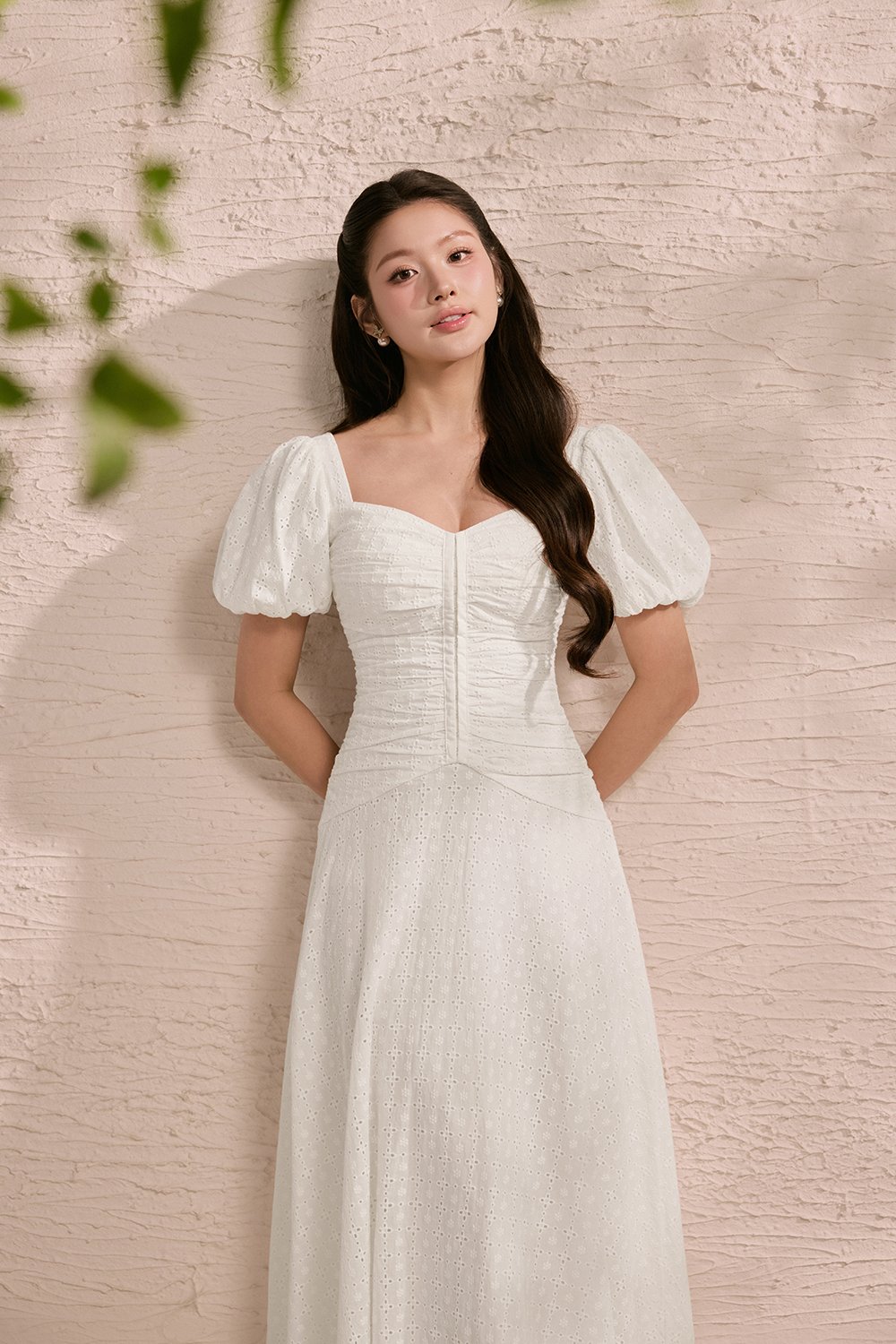 Loretta Padded Sweetheart Puff Sleeves Ruched Midaxi Dress in Iconic White