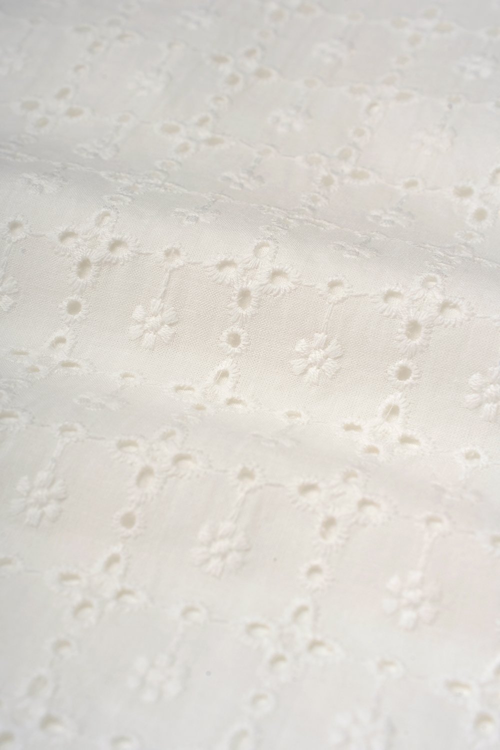 Loretta Padded Sweetheart Puff Sleeves Ruched Midaxi Dress in Iconic White