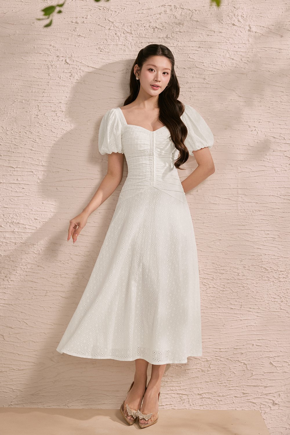 Loretta Padded Sweetheart Puff Sleeves Ruched Midaxi Dress in Iconic White