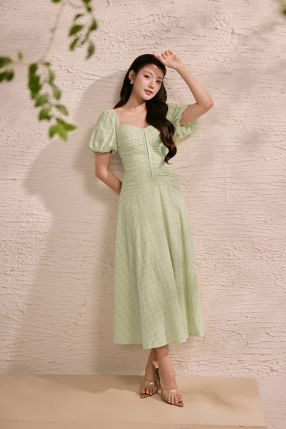 Loretta Padded Sweetheart Puff Sleeves Ruched Midaxi Dress in Spring Fern
