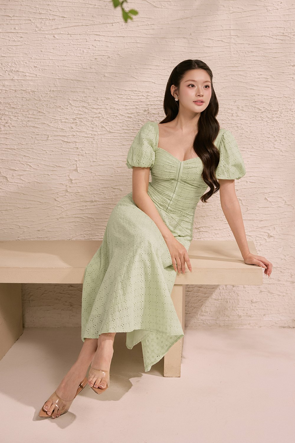 Loretta Padded Sweetheart Puff Sleeves Ruched Midaxi Dress in Spring Fern
