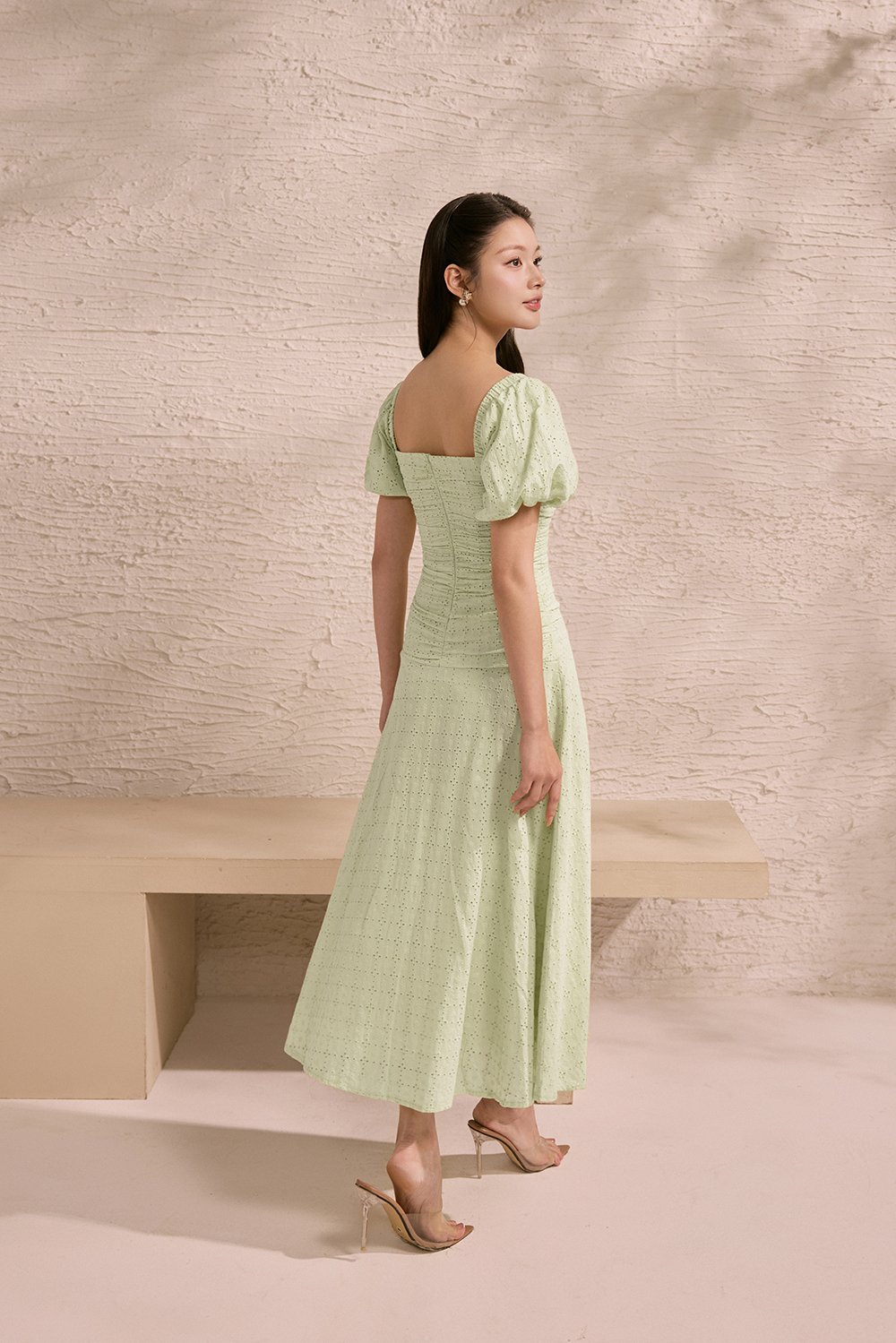 Loretta Padded Sweetheart Puff Sleeves Ruched Midaxi Dress in Spring Fern