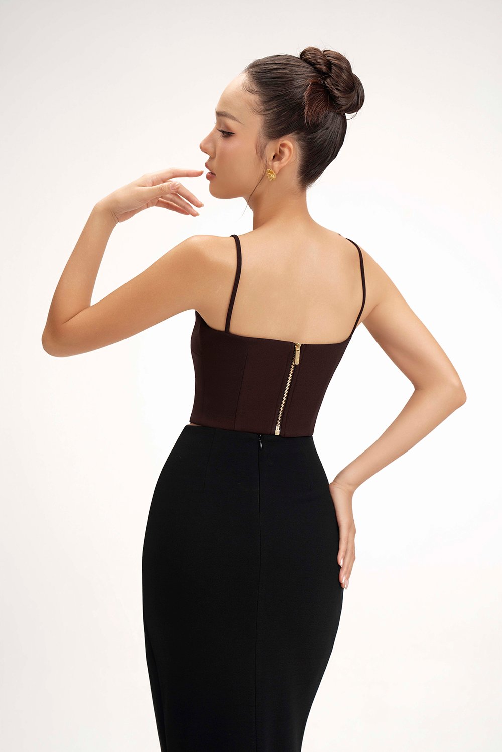 Clea Spaghetti Padded Crop Top in Chocolate