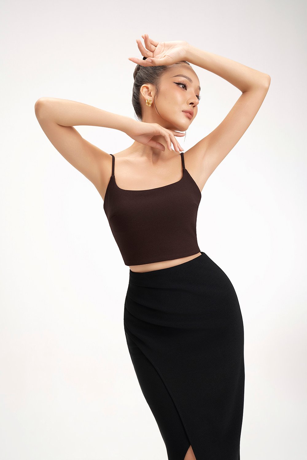 Clea Spaghetti Padded Crop Top in Chocolate