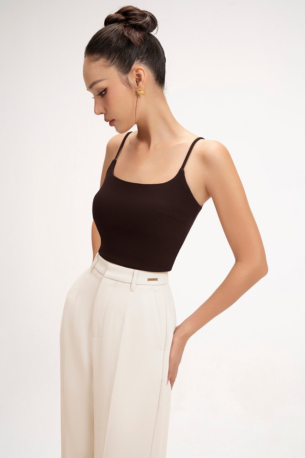 Clea Spaghetti Padded Crop Top in Chocolate