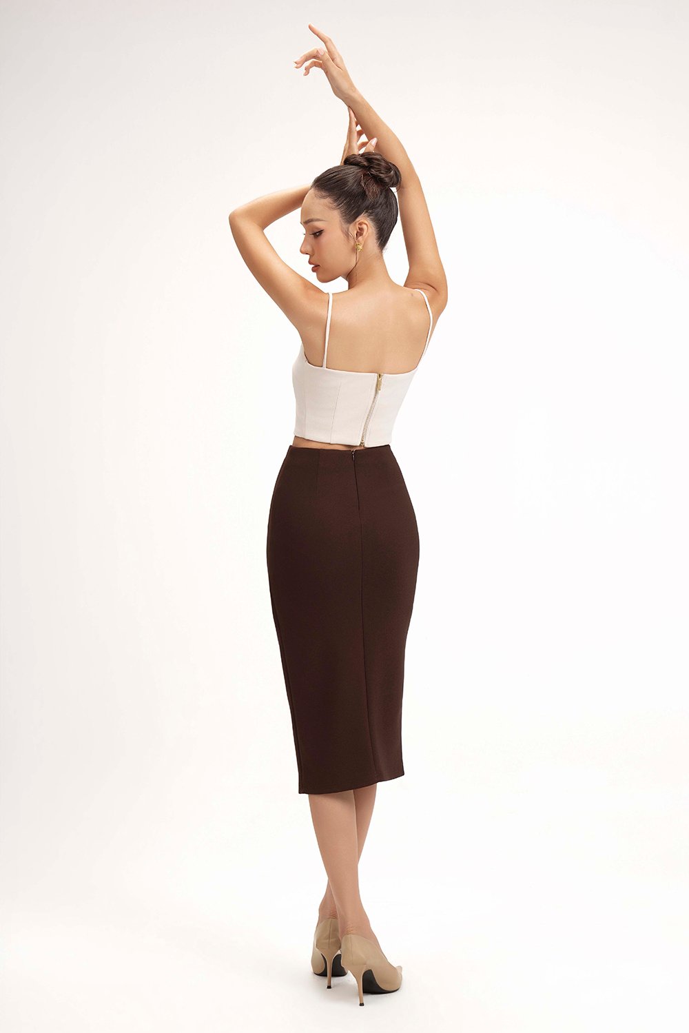 Clea Spaghetti Padded Crop Top in Ivory