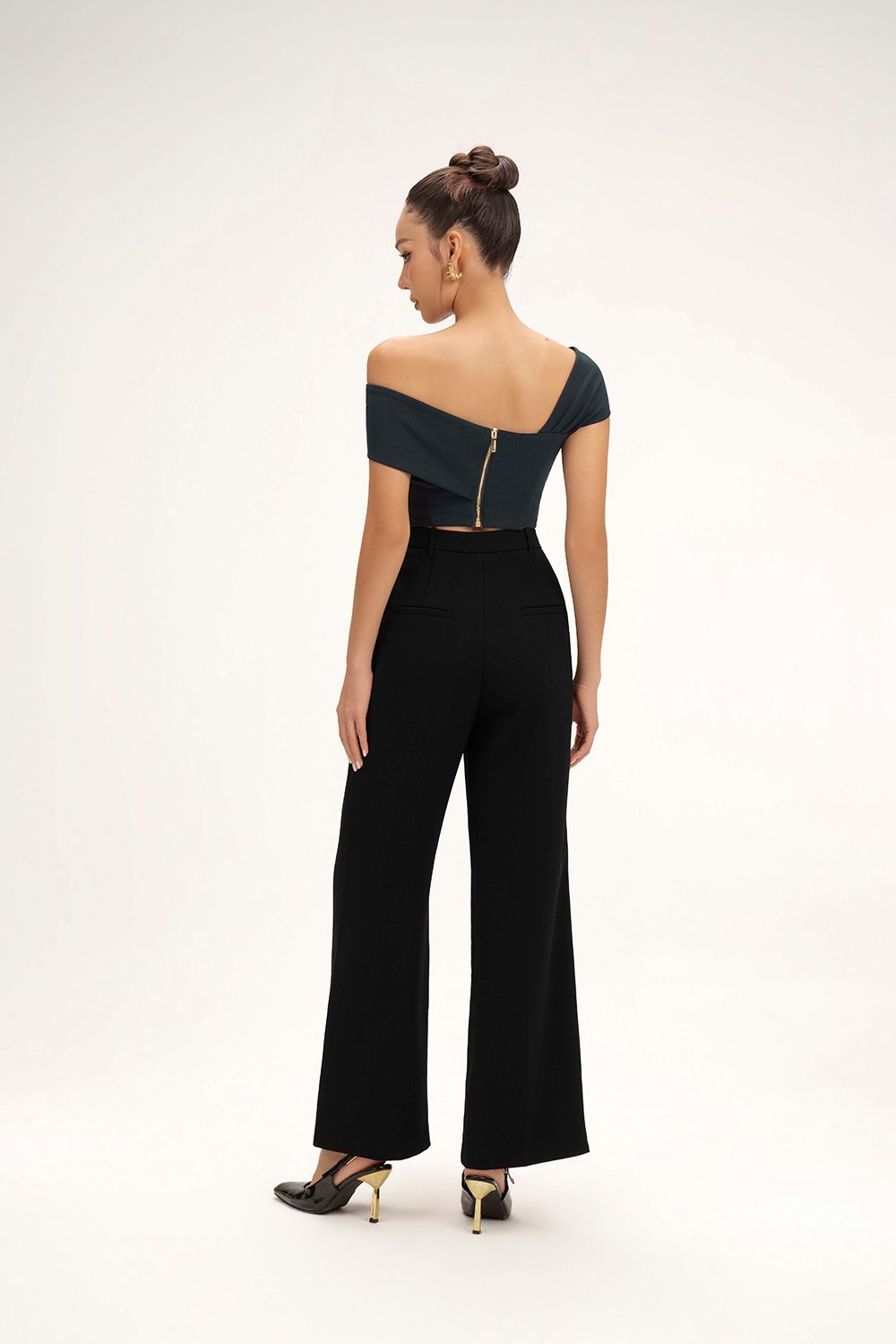 Elaine Padded Asymmetrical Twist Top in Emerald Green