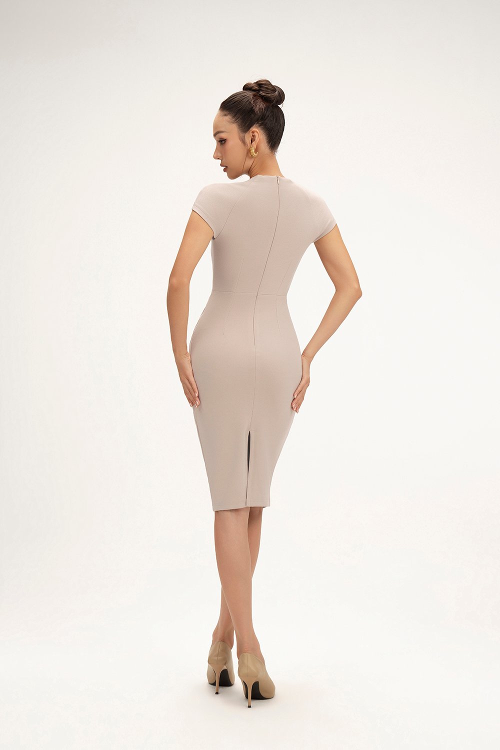 Nessa Padded Cap Sleeves Ruched Dress in Stone