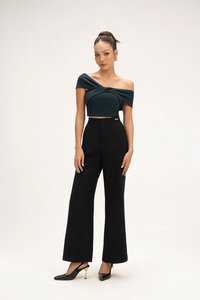 Elaine Padded Asymmetrical Twist Top in Emerald Green