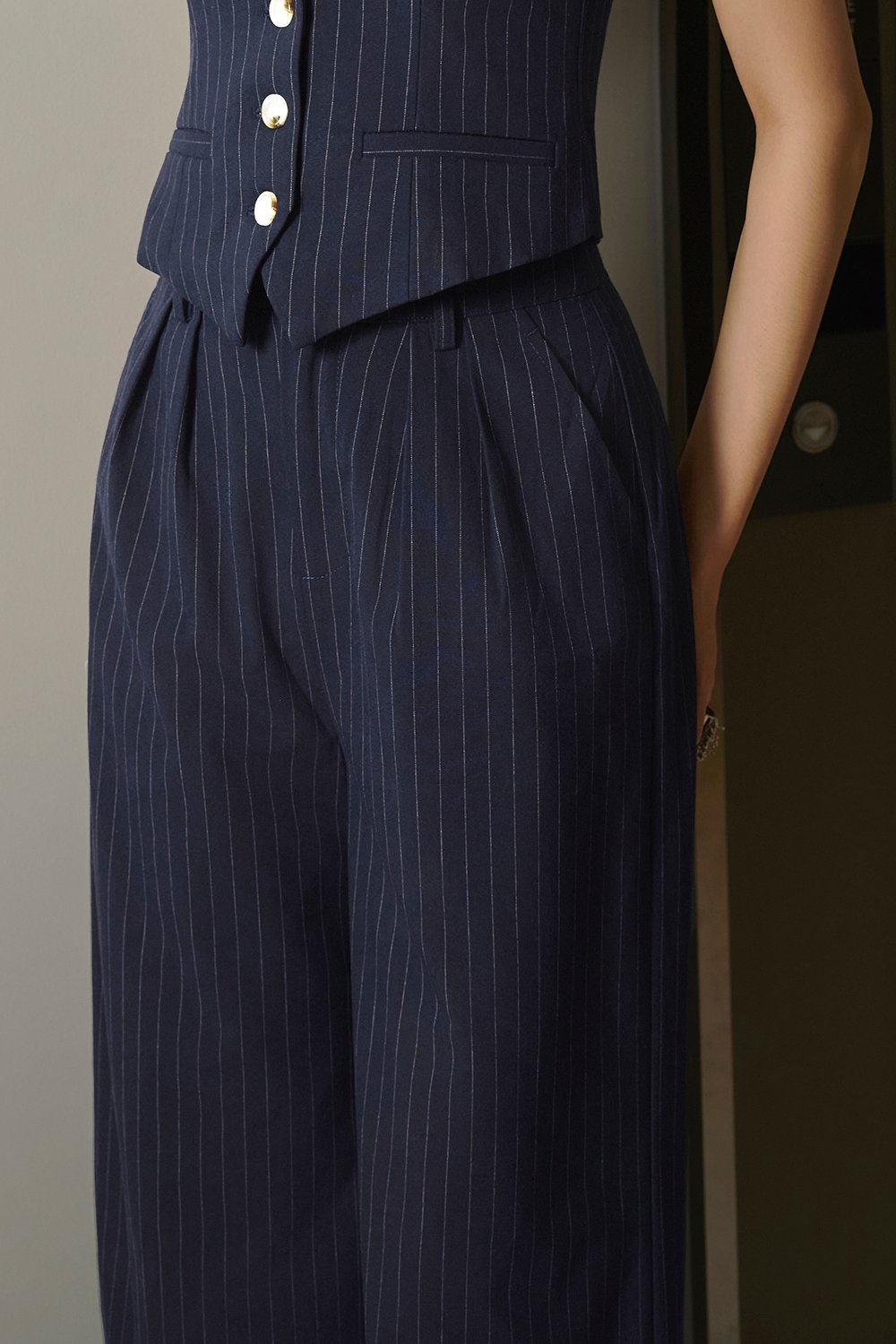 Jodin High Waist Pinstripe Pleated Wide Pants in Navy Pinstripe