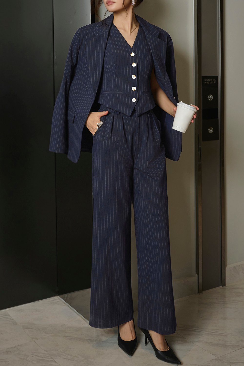 Jodin High Waist Pinstripe Pleated Wide Pants in Navy Pinstripe