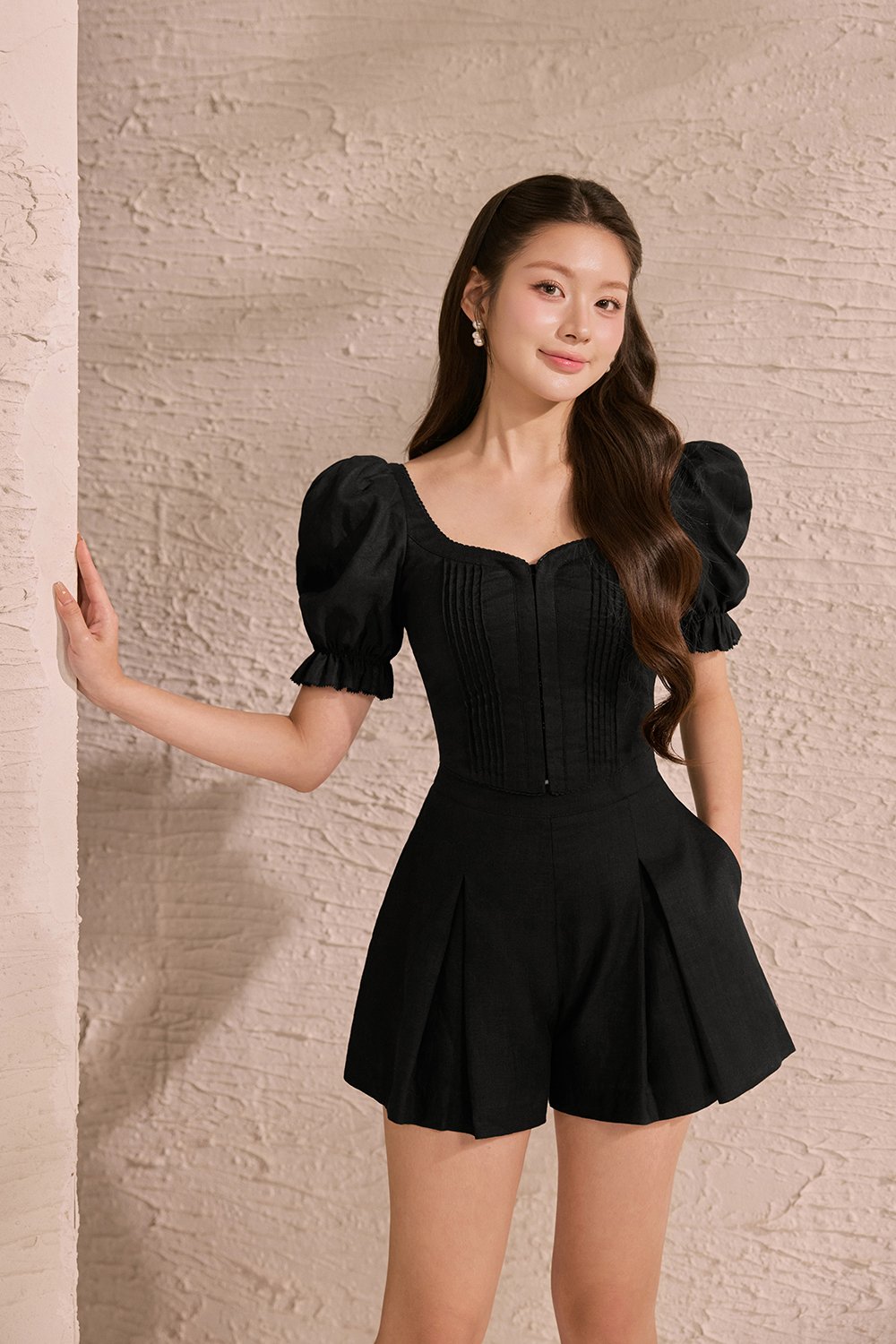 Riven High Waist Flare Shorts in Classic Black