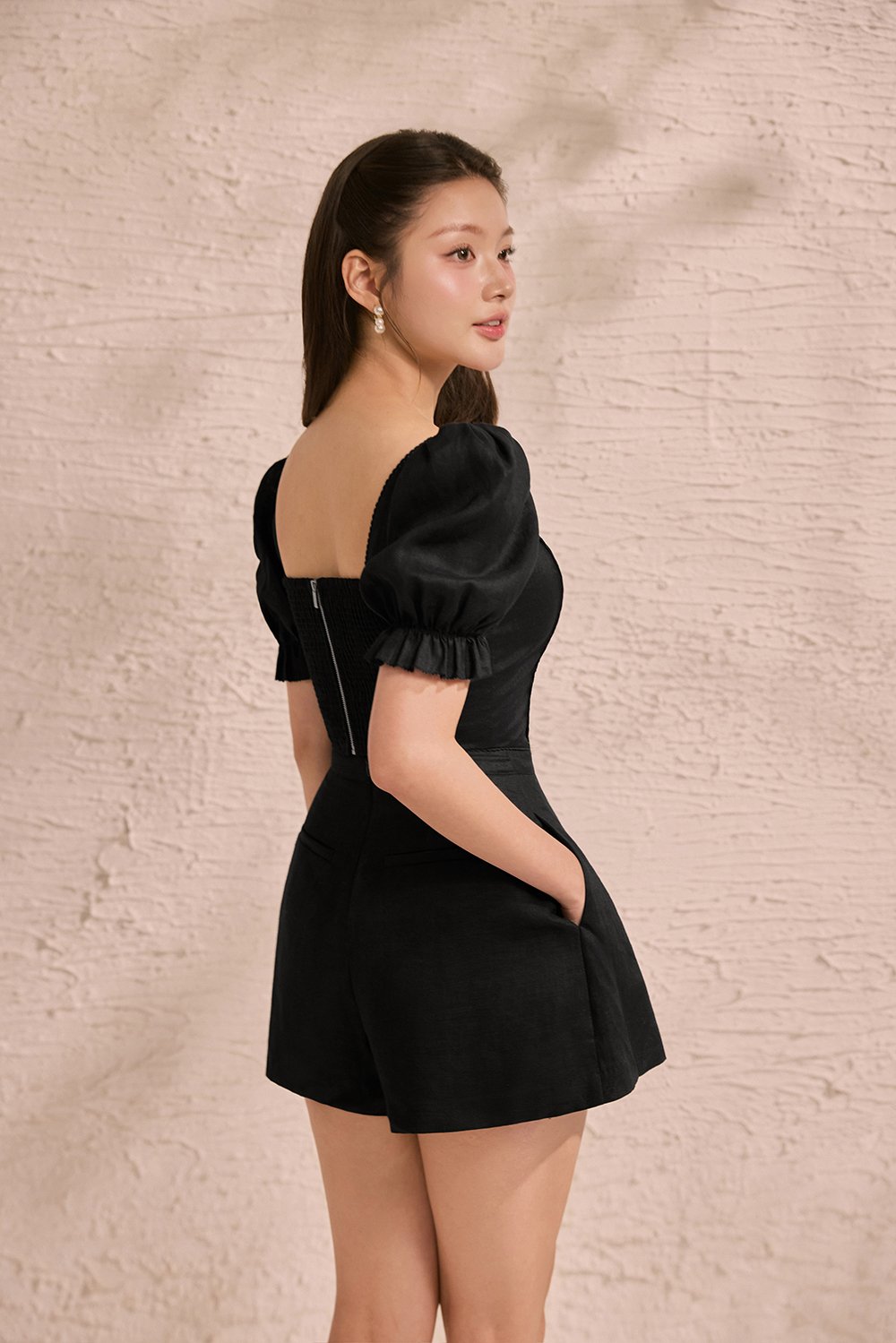 Riven High Waist Flare Shorts in Classic Black
