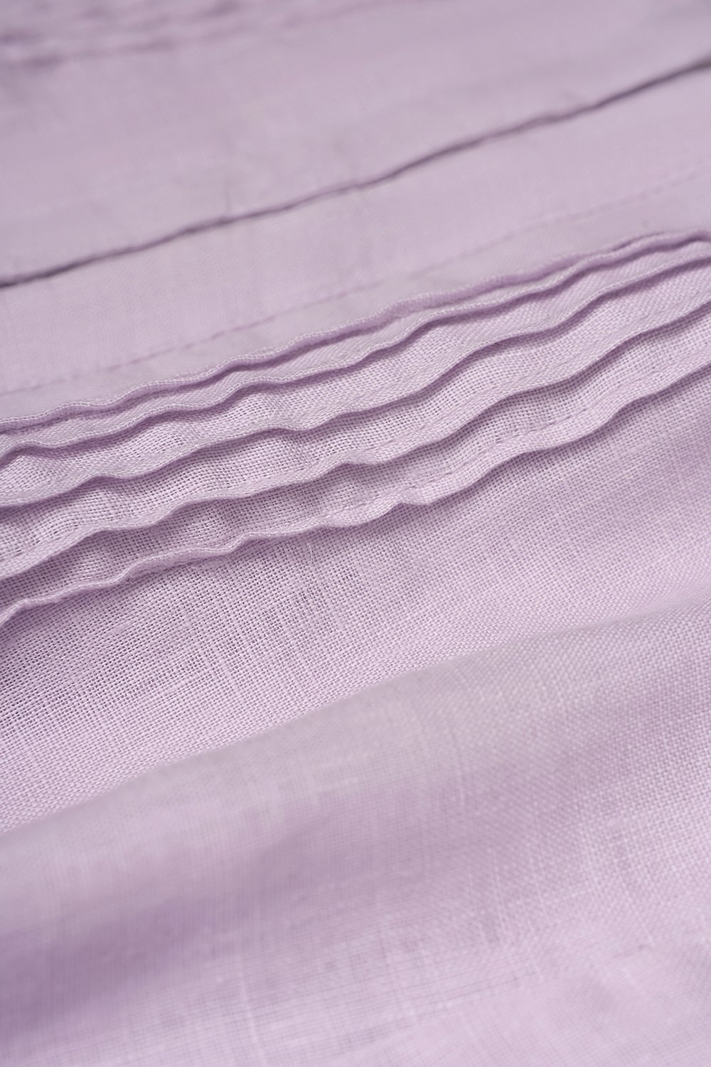 Riven V-Waist Puff Sleeves Pintuck Top in Lavender