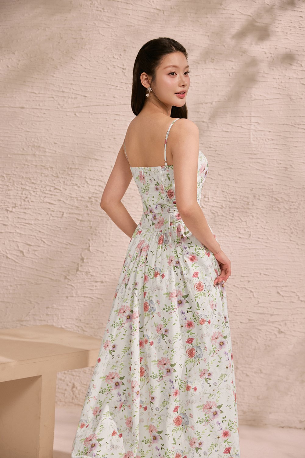 Sylvia Padded Strappy Flare V-Waist Maxi Dress in Rosewater Meadow