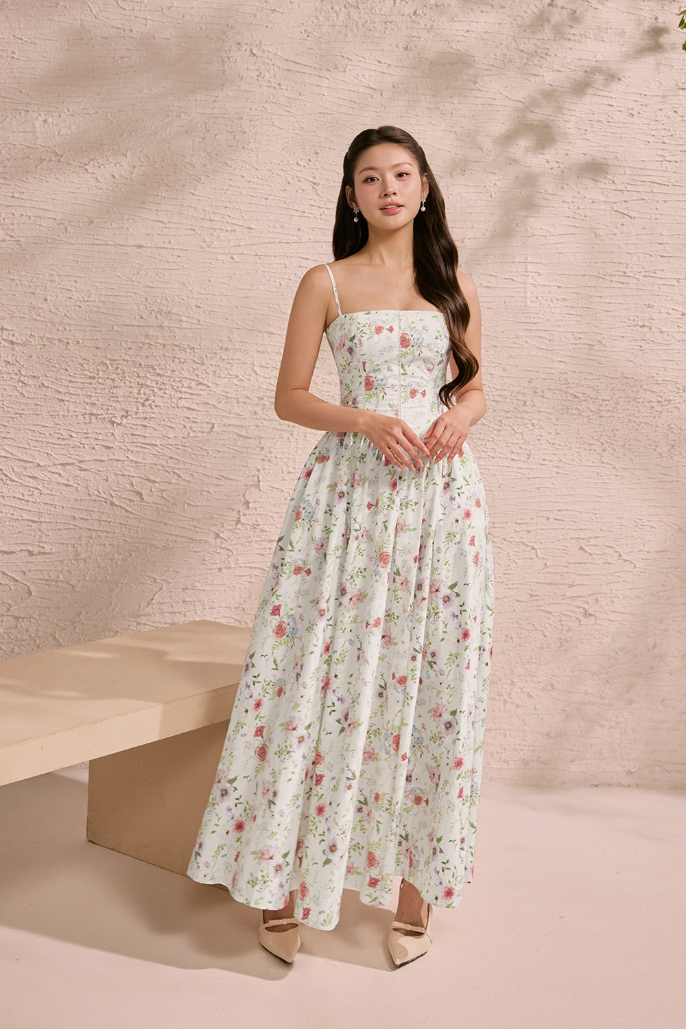 Sylvia Padded Strappy Flare V-Waist Maxi Dress in Rosewater Meadow