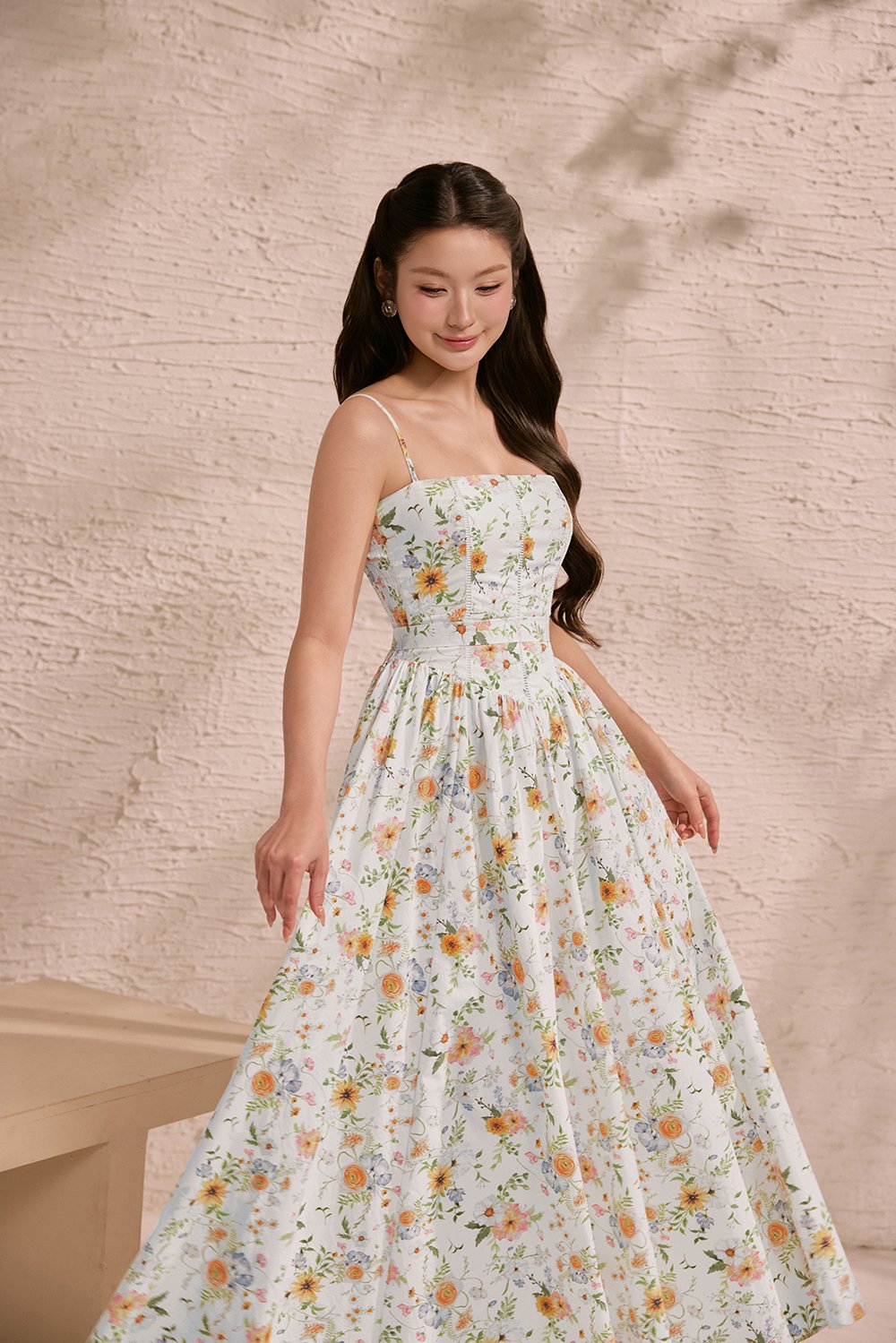 Sylvia Padded Strappy Flare V-Waist Maxi Dress in Sunrise Meadow