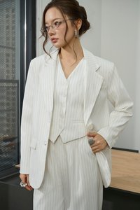 Andrea Oversized Pinstripe Straight Cut Blazer in Iconic White Pinstripe