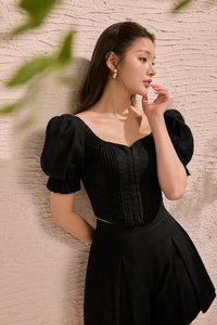 Riven V-Waist Puff Sleeves Pintuck Top in Classic Black