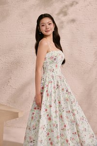 Sylvia Padded Strappy Flare V-Waist Maxi Dress in Rosewater Meadow