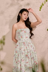 Sylvia Padded Strappy Flare V-Waist Maxi Dress in Rosewater Meadow