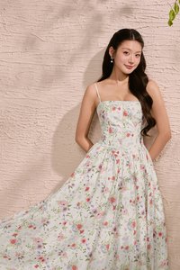Sylvia Padded Strappy Flare V-Waist Maxi Dress in Rosewater Meadow