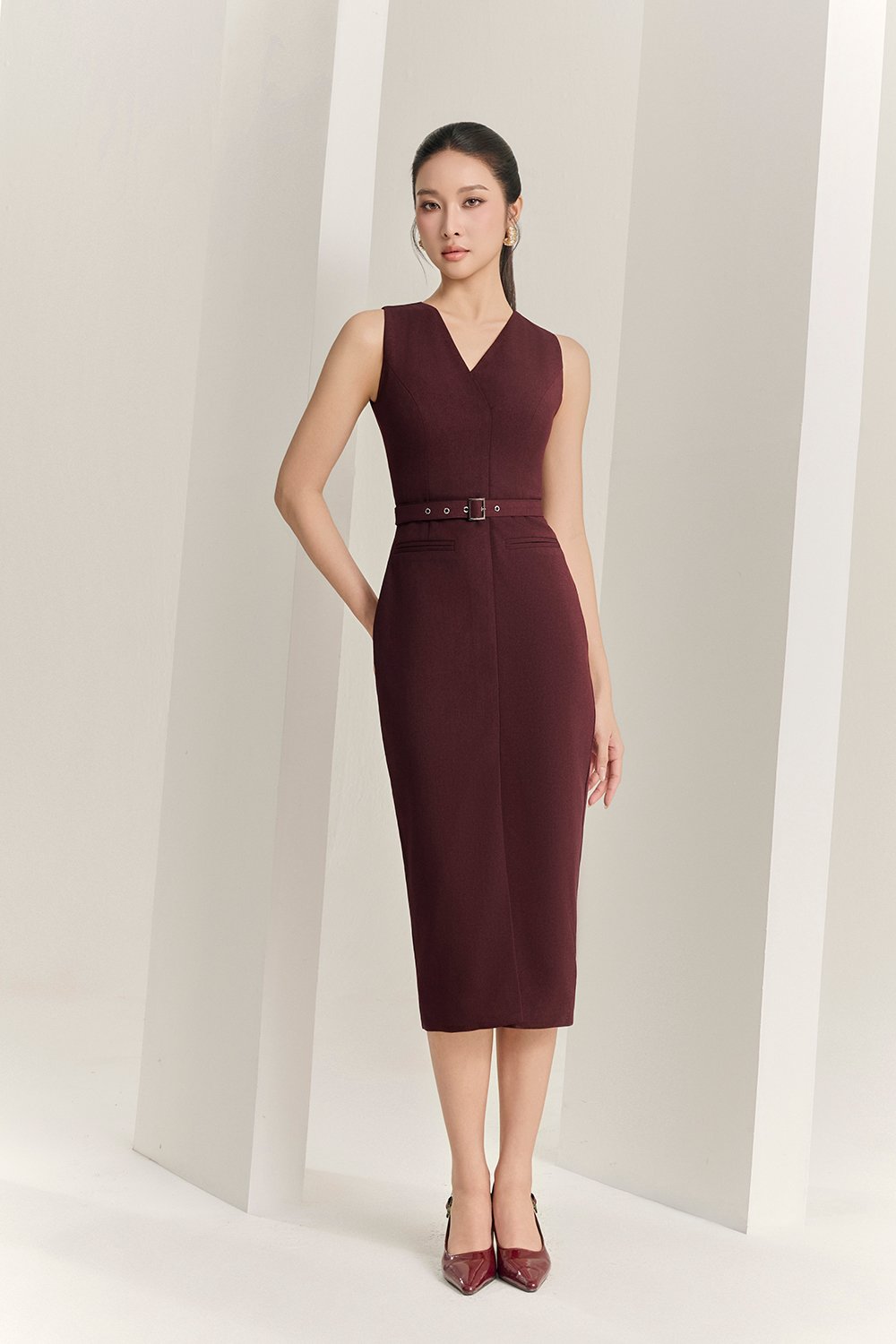 Caleigh V-neck Belted Pencil Dress in Merlot