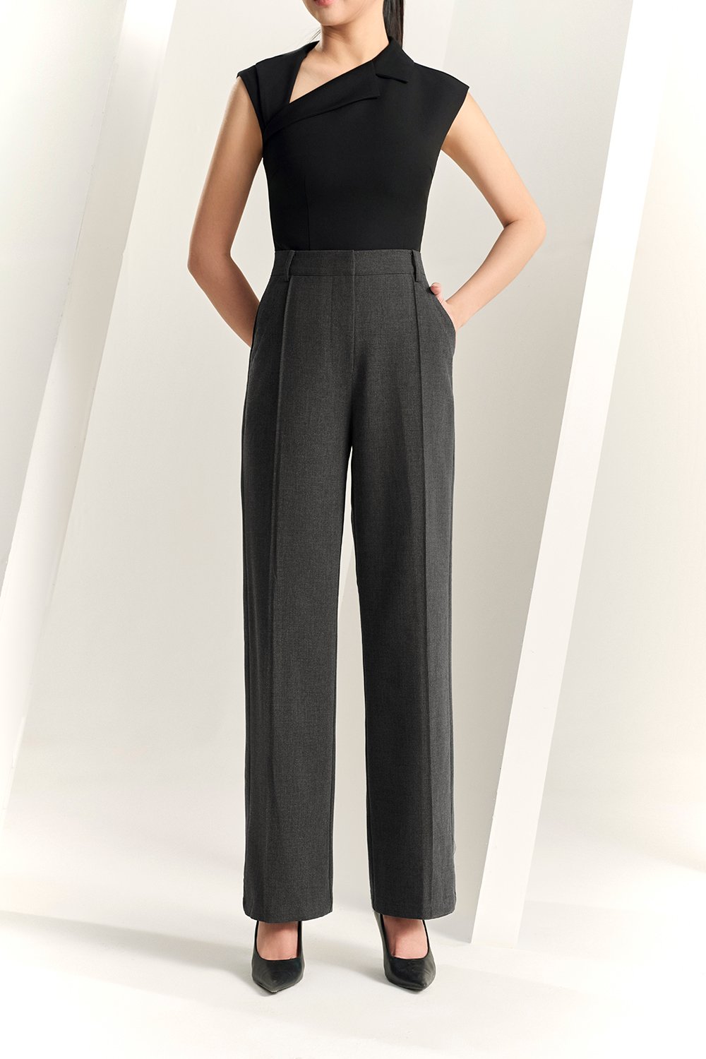 Orianna Pintucked Straight Pants in Bespoke Grey