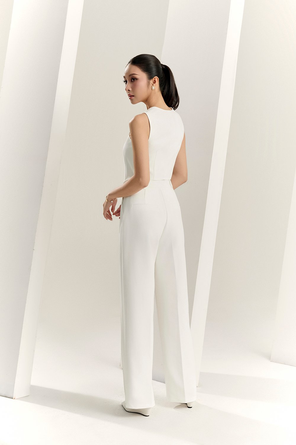 Orianna Pintucked Straight Pants in Iconic White