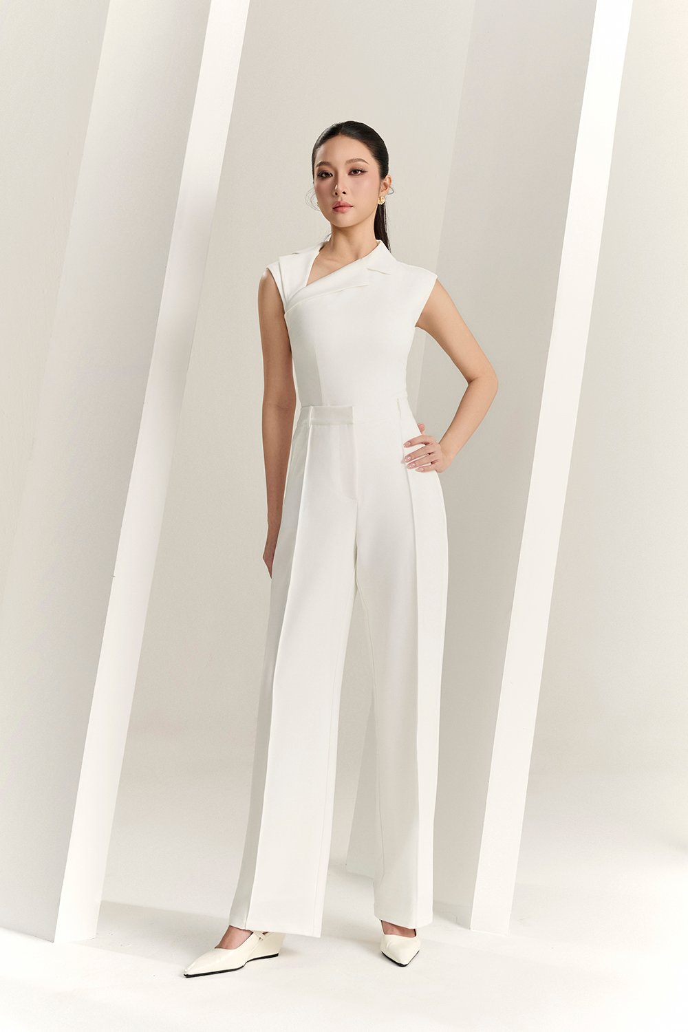 Orianna Pintucked Straight Pants in Iconic White