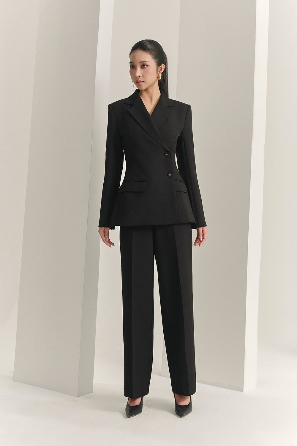 Renna Tailored Blazer in Classic Black