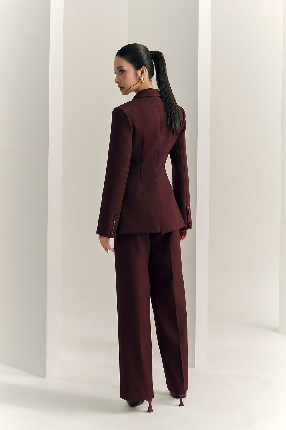 Renna Tailored Blazer in Merlot