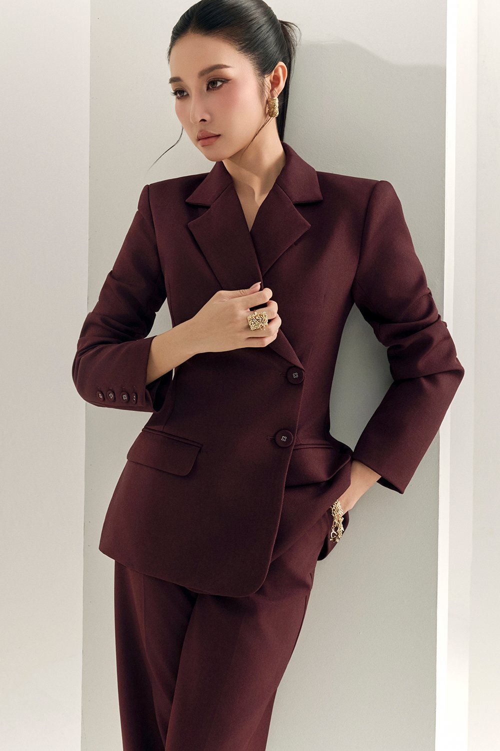 Renna Tailored Blazer in Merlot