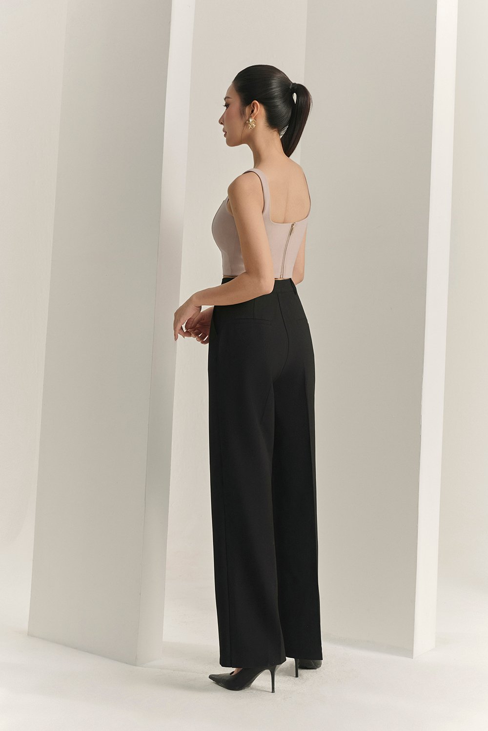 Rowena Straight Pants in Classic Black
