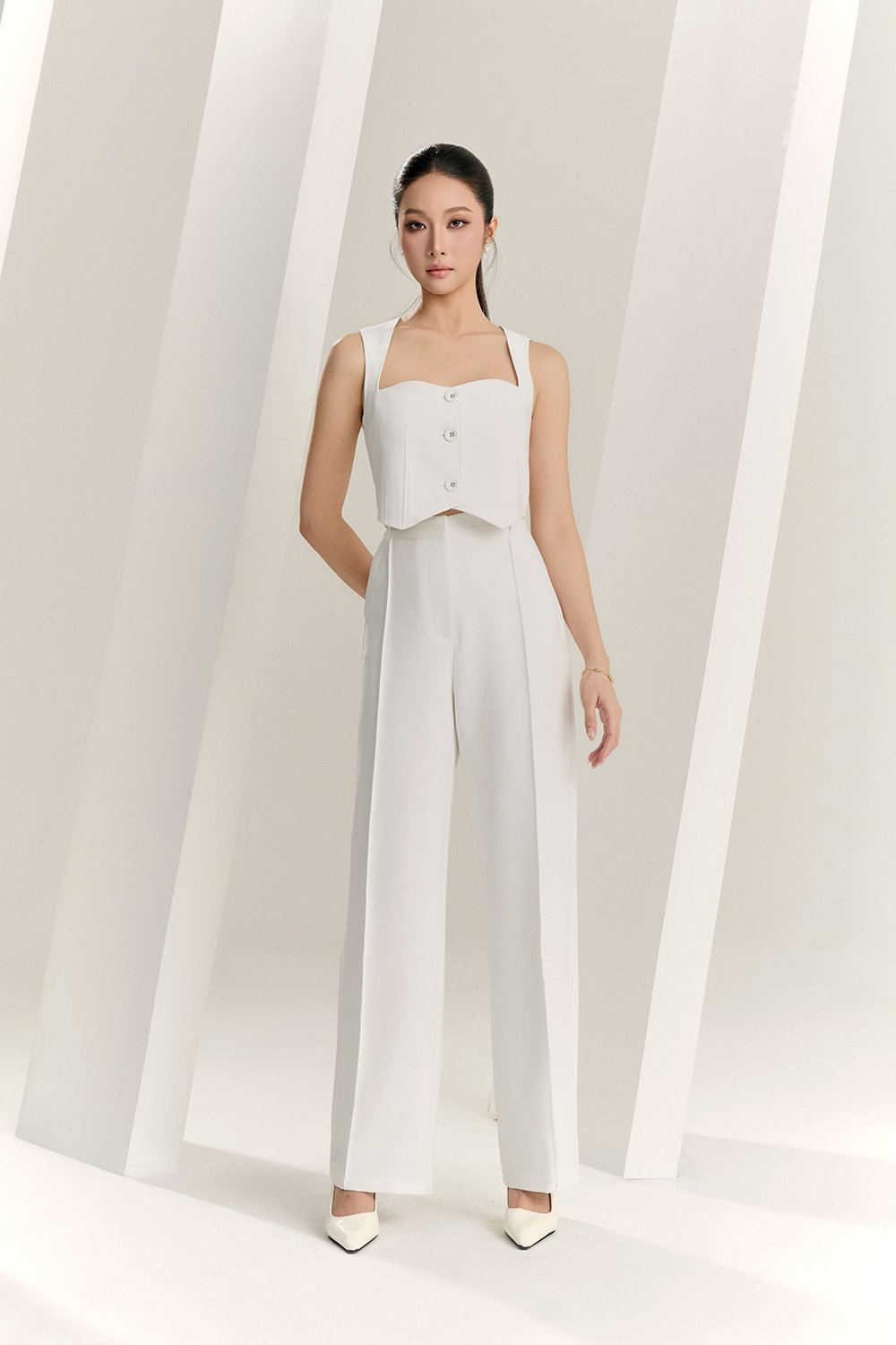 Vianne Queen Anne Vest Top in Iconic White