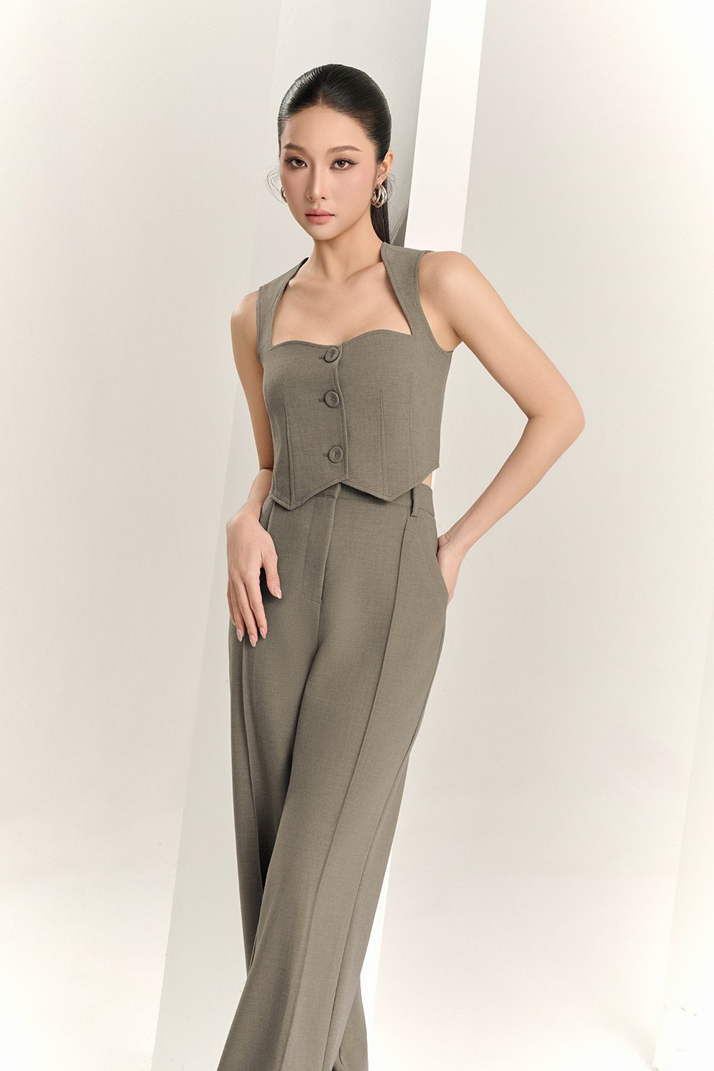 Vianne Queen Anne Vest Top in Smokey Olive