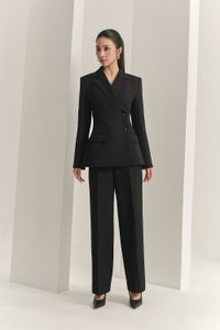 Renna Tailored Blazer in Classic Black