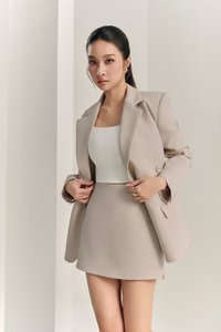 Renna Tailored Blazer in Greige Stone
