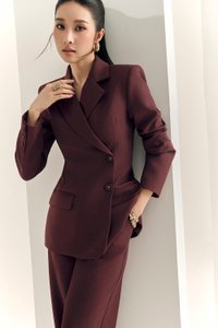 Renna Tailored Blazer in Merlot