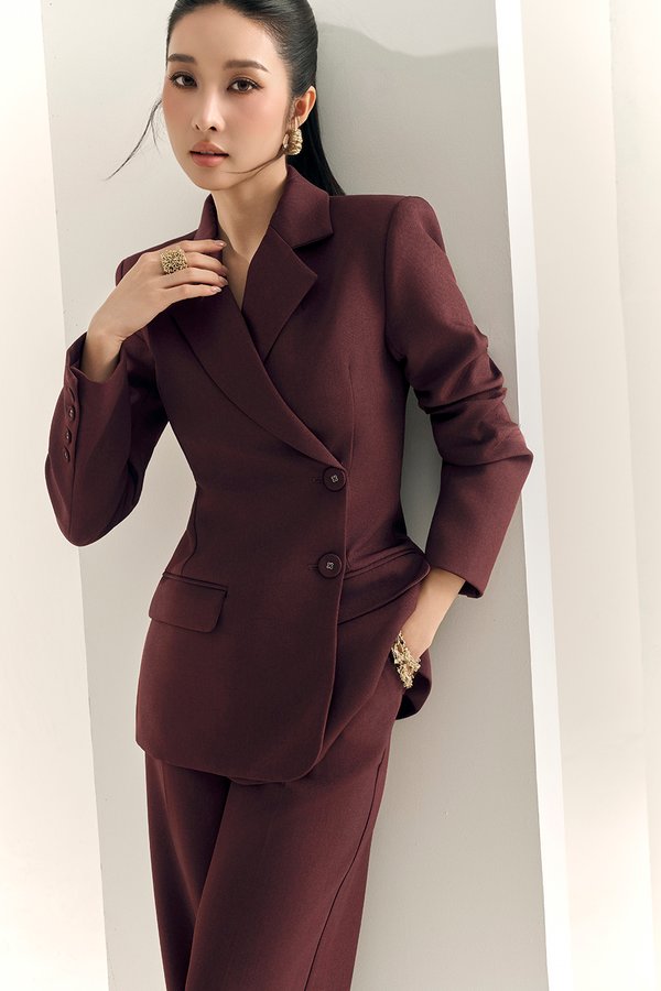 Renna Tailored Blazer in Merlot
