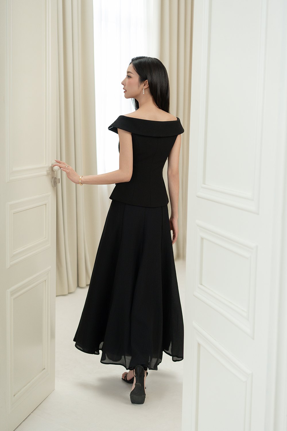 Claire Flare Skirt in Classic Black