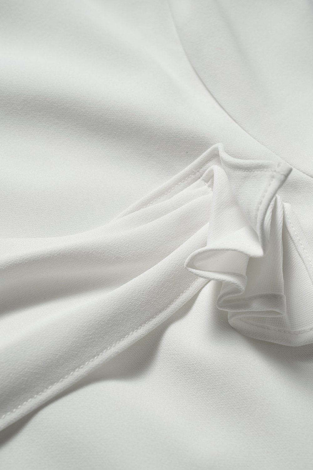 Cori Tailored Side Pleated Sleeves Top in Iconic White