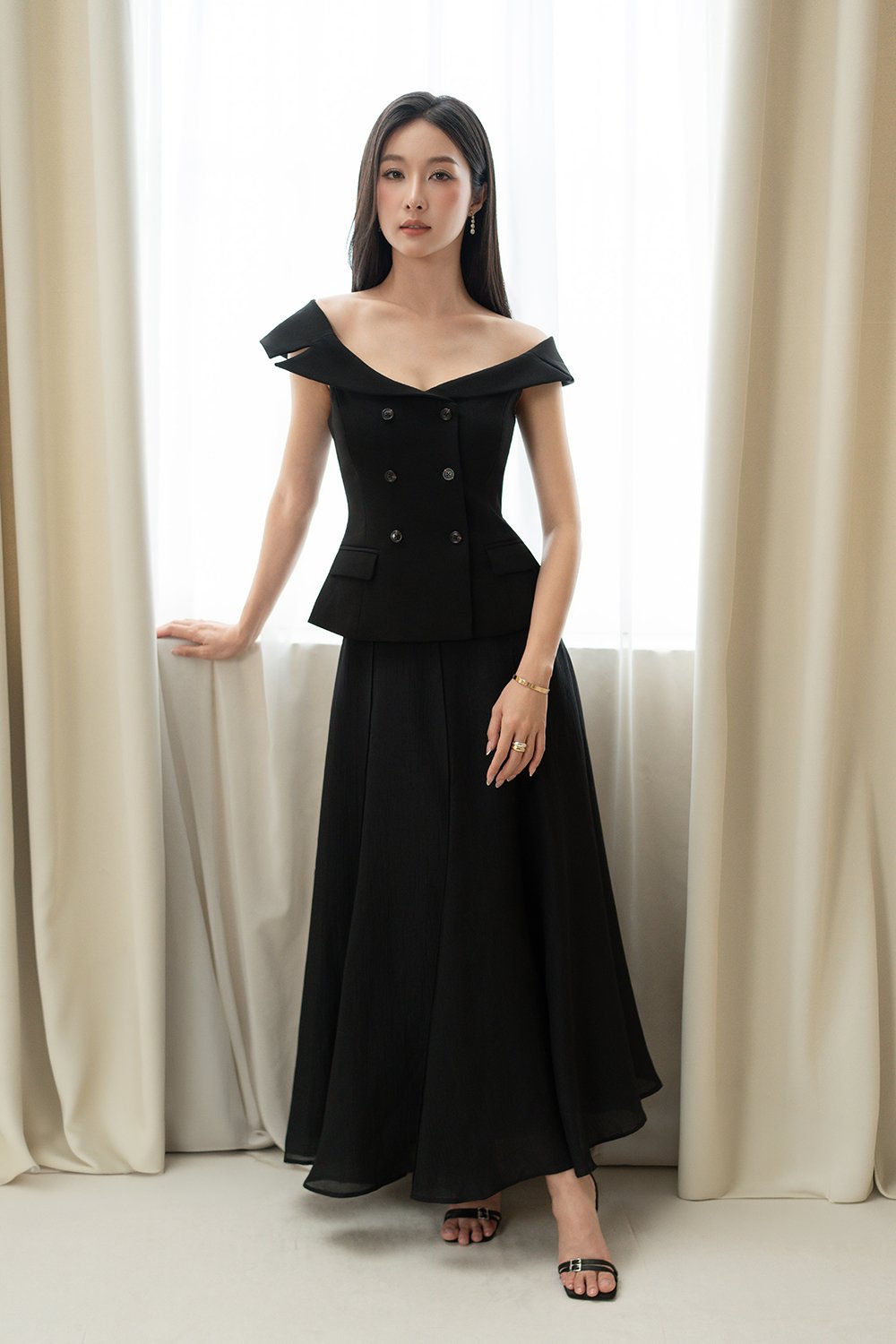 Claire Flare Skirt in Classic Black
