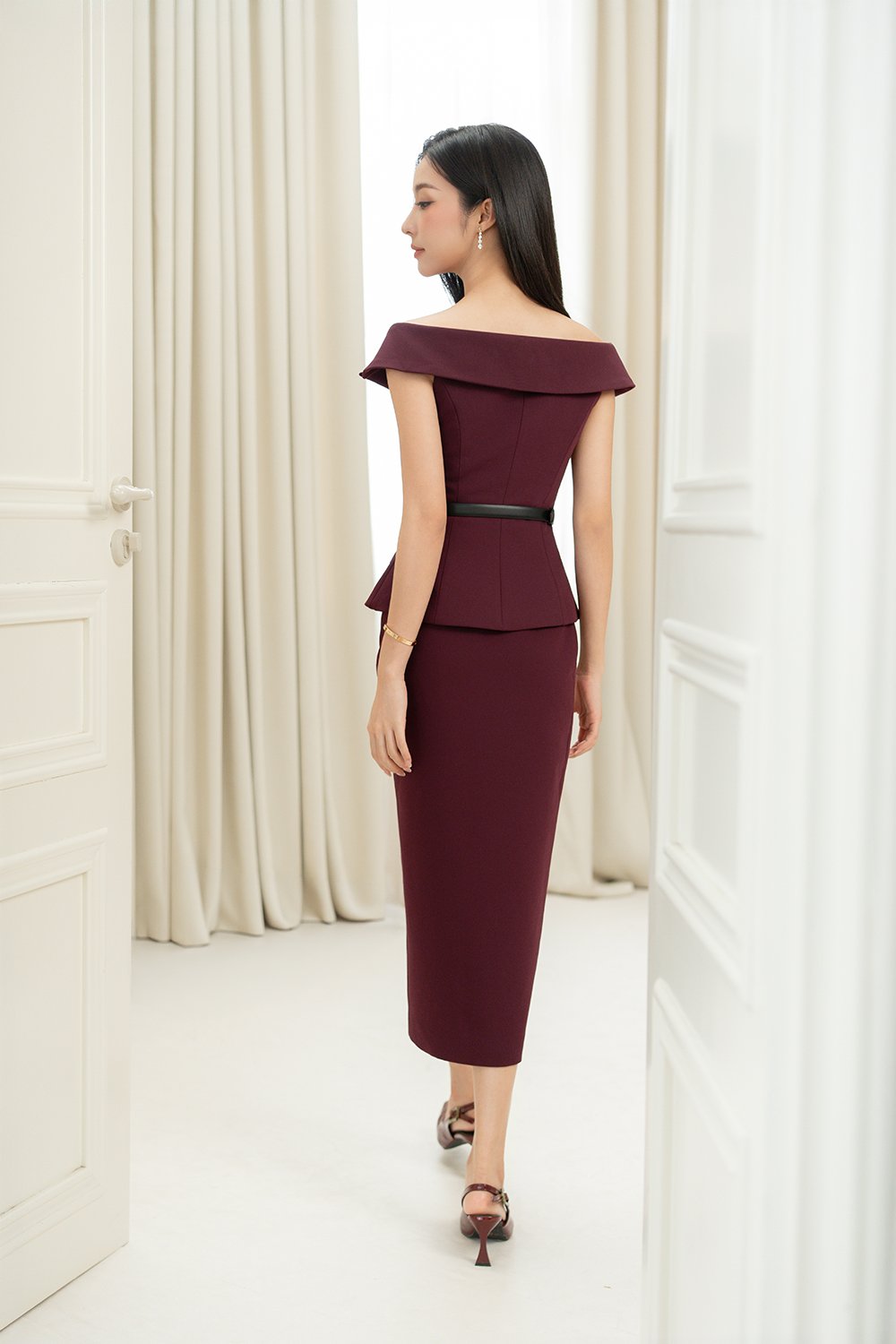 Delia Off Shoulder Tailored Top in Wine Red