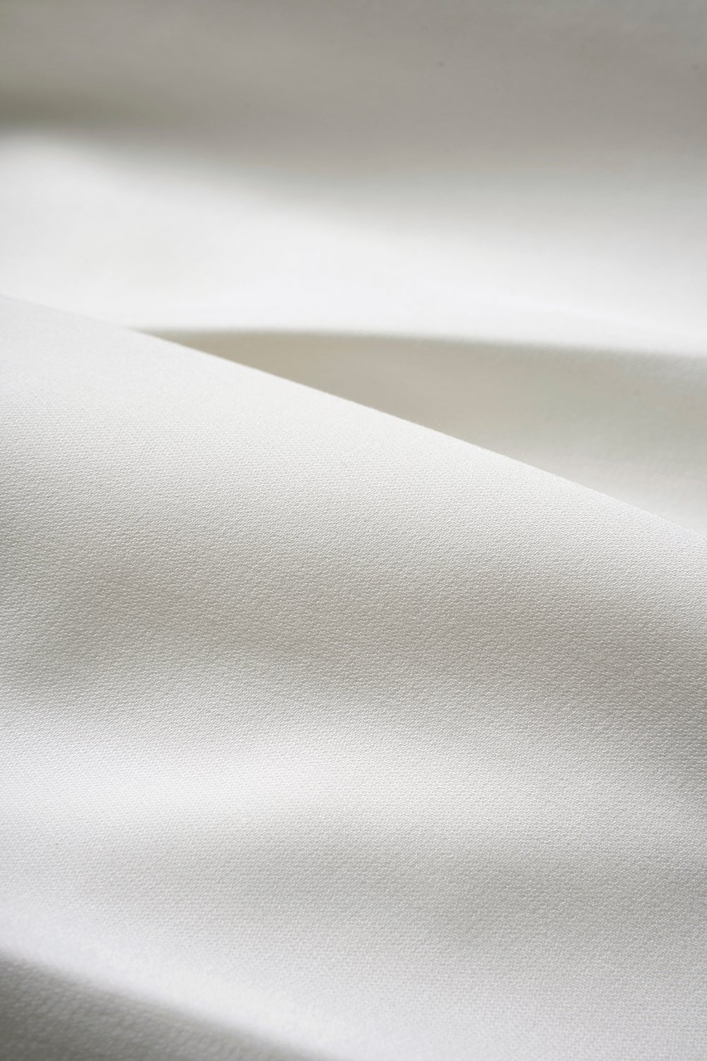 Lara Straight Tailored Pants in Iconic White