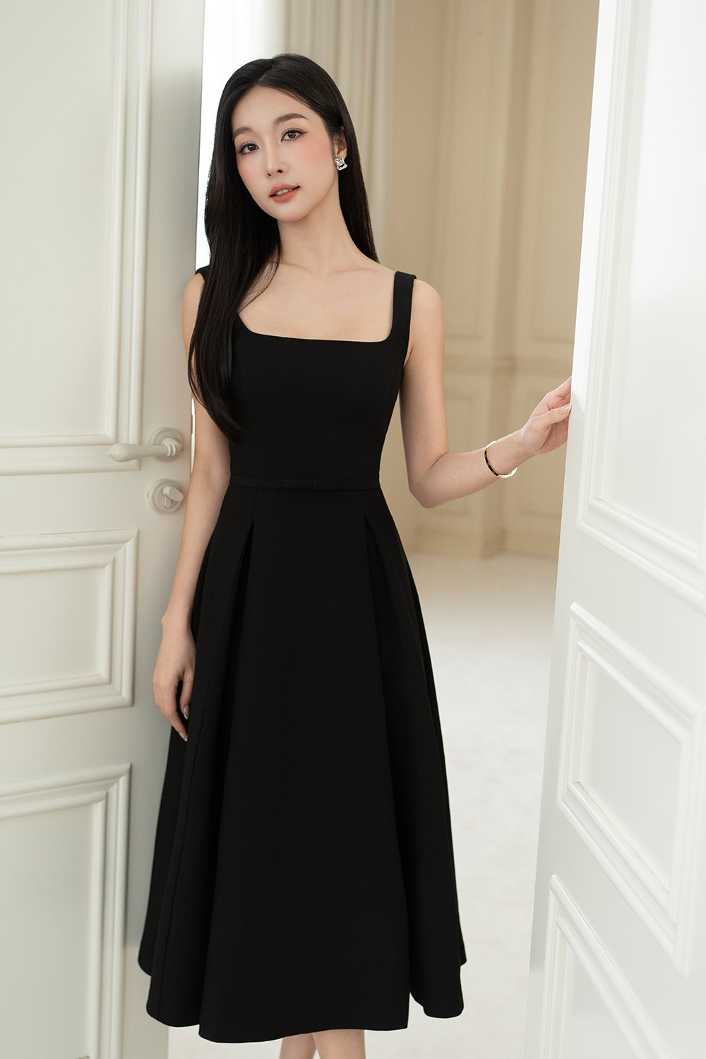 Talia Padded Flare Midi Dress with Detachable Bow Belt in Classic Black