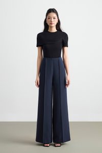 Cori Tailored Side Pleated Sleeves in Classic Black